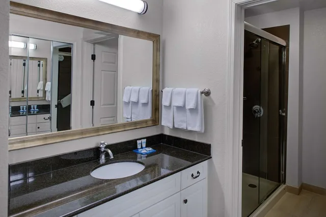غرفة قياسية بسرير كينج، Hyatt House Fishkill Poughkeepsie 4/8