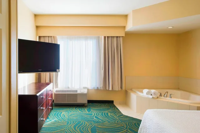Suite, King Bed, Sofa, Bathtub, SpringHill Suites by Marriott Omaha East/Council Bluffs, IA 1/2