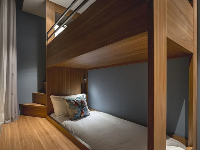 غرفة عائلية بسرير كينج وسرير بطابقين، Van der Valk Hotel Amsterdam Zuidas 4/10