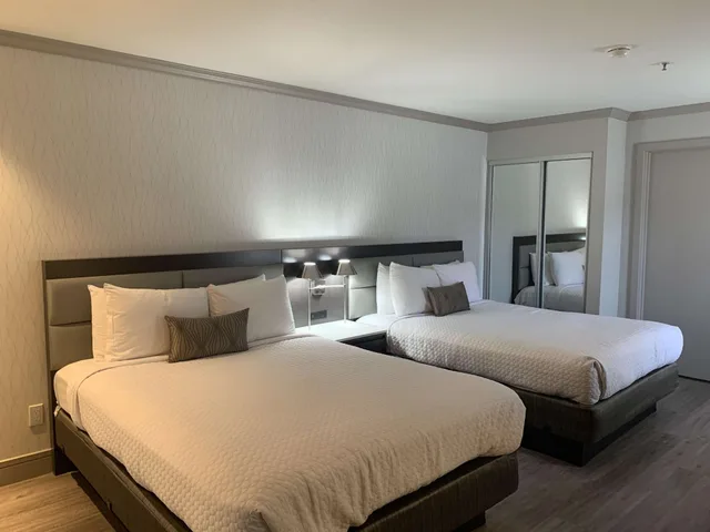 غرفة قياسية بسريرين كوين مع أريكة، Best Western Plus Executive Suites 2/10