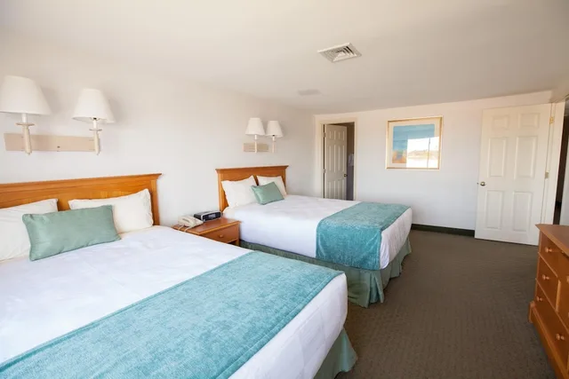 2 Bedrooms, End, Suite, 2 Queen and Twin Beds, 2 Bathrooms, Sofa، Green Harbor Resort 3/3