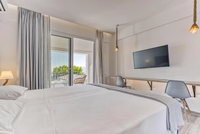 غرفة ديلوكس بسرير مزدوج أو سريرين منفصلين بإطلالة على البحر، Sirocco Hotel 6/10