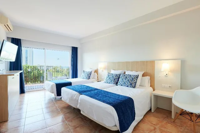 غرفة عائلية مفردة بسريرين منفصلين، AluaSun Marbella Park 1/1