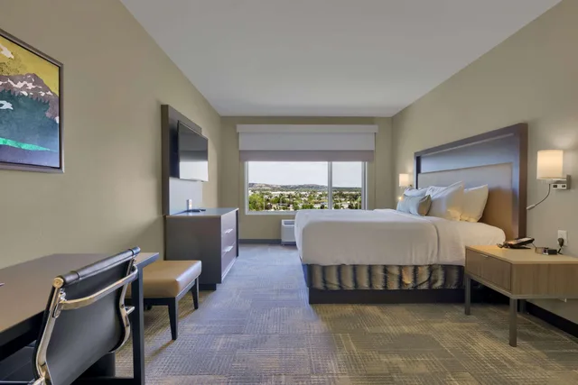 جناح بسرير كينج مع أريكة بمطبخ، Best Western Plus Executive Residency Fillmore Inn 4/5