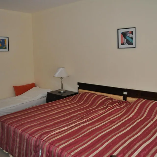 غرفة بسرير مزدوج بإطلالة على البحر مع سرير إضافي، Princess Residence 2/10