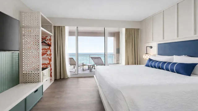 Premier, Suite, 1 King and 2 Double Beds, Bunk Bed, Beach Front, Beach Tower By The Sea 3/3