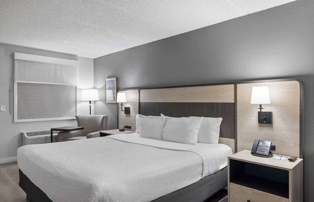 Room, King Bed, Accessible, La Quinta Inn Stockton 2/6