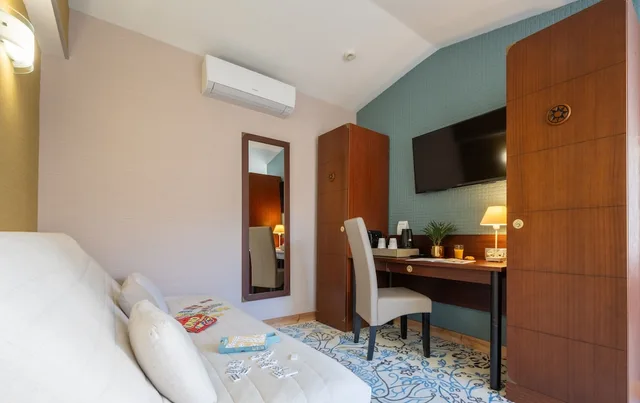 Junior Suite, King Bed, Pool or Sea View، Hotel Le Yachtman 5/10