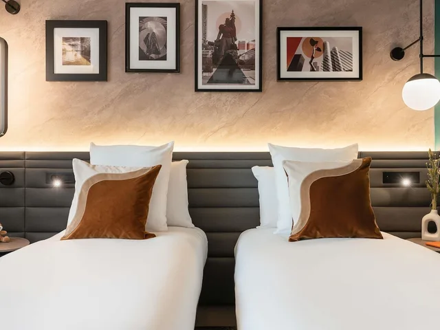 جناح متصل عائلي سوبيريور بسرير كينج وسريرين كوين، Novotel Paris La Defense Nanterre 4/10