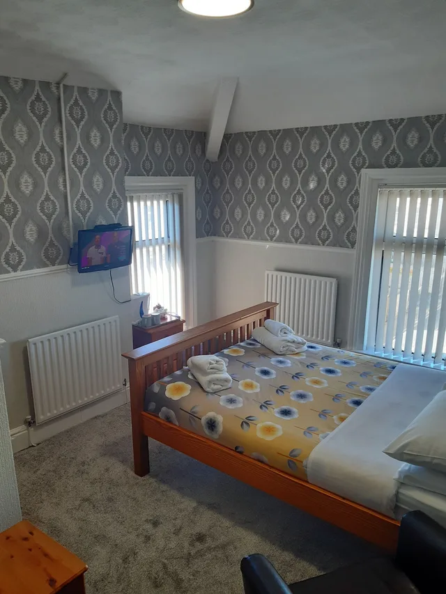 Standard, Double Bed, Wellington Hotel 1/4