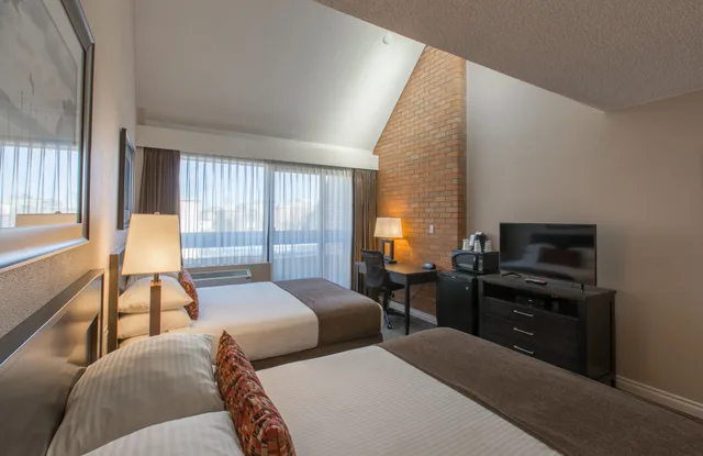 Standard, 2 Queen Beds, Embassy Inn 6/10