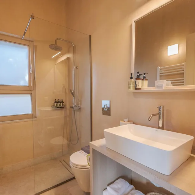 غرفة بسرير مزدوج بإطلالة على البحر، Kapsaliana Village Hotel 1/1