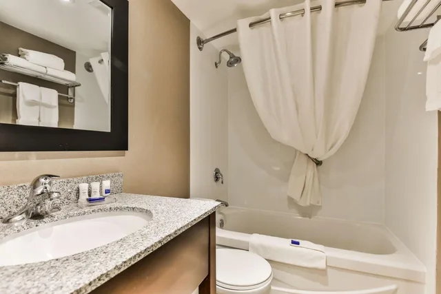 جناح جونيور بسرير كوين، Best Western Plus Cambridge Hotel 3/4