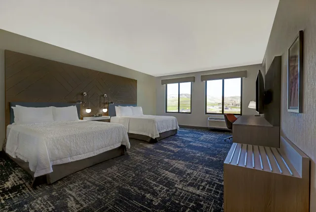 غرفة بسريرين كوين لذوي الإعاقة، Hampton Inn Patterson Ca 1/3