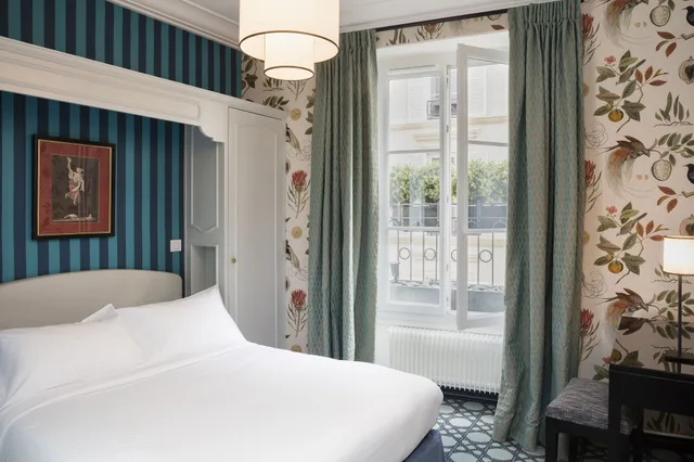 غرفة قياسية بسرير مزدوج بحوض استحمام، Hotel Saint Germain 5/10