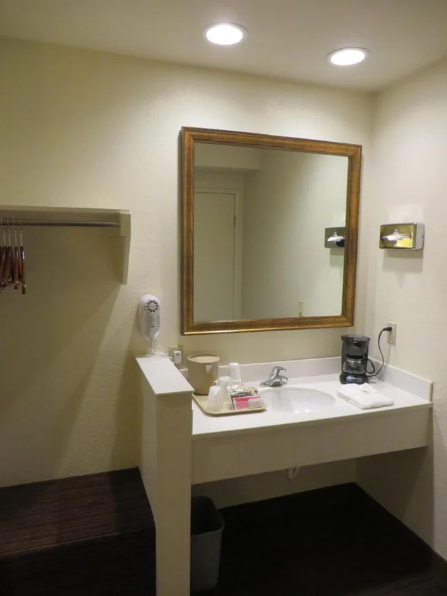 جناح تنفيذي بسريرين كوين، Anaheim Desert Inn and Suites 2/2