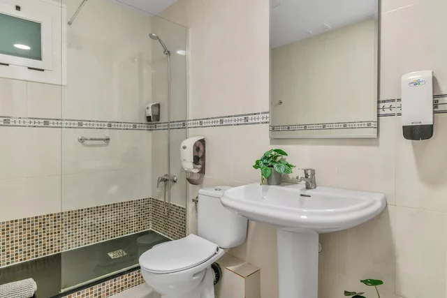 3 Rooms, Classic, Apartment, 4 Beds, Shared Wing, Sofa, Terrace، Suite Home Sagrada Familia 9/9