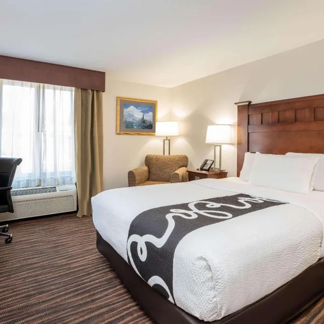 غرفة قياسية بسرير كوين، La Quinta Inn by Wyndham Bend 2/4