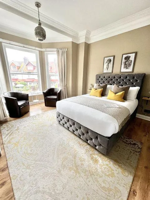 غرفة سوبيريور بسرير مزدوج، Devon House Guest House 2/2