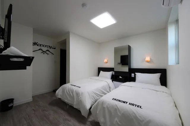 Twin Beds, Ekonomy Hotel Incheon 10/10