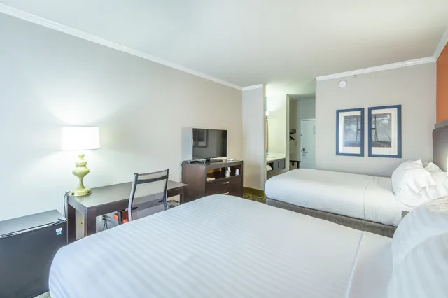 غرفة قياسية بسرير كينج، Holiday Inn Express Saint Simons Island 3/10