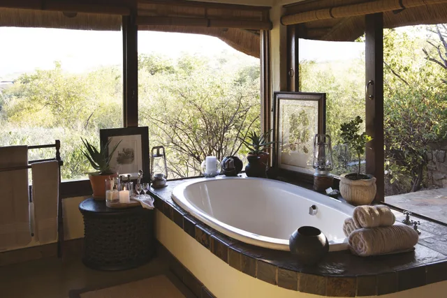 جناح عائلي بسرير كينج وسريرين منفصلين، Tuningi Safari Lodge 2/2