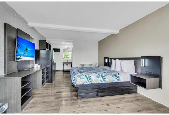 غرفة بسرير كينج لغير المدخنين بمطبخ، Studio 6 Extended Stay - Summerville, SC - Charleston 6/10