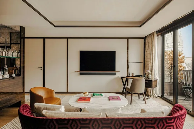 غرفة تنفيذية بسرير كينج بشرفة، Bulgari Hotel Paris 7/10