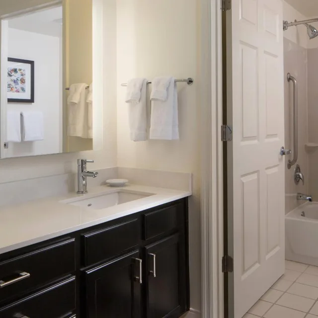 جناح جونيور بسرير كوين مع أريكة، Residence Inn Orlando At Seaworld 4/6