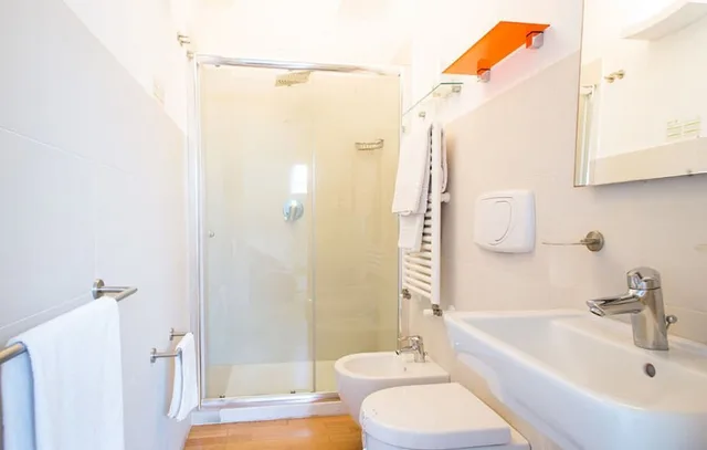 جناح بسرير كوين بغرفة نوم واحدة مع أريكة، Hotel Muraglie 1/1