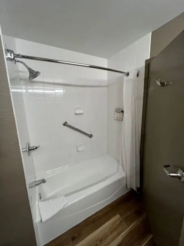 Specialty, Single Bed، Holiday Inn Express and Suites Naples Downtown 10/10