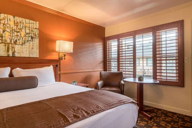 غرفة بسرير كينج، Brisas Del Mar Inn At The Beach 2/6