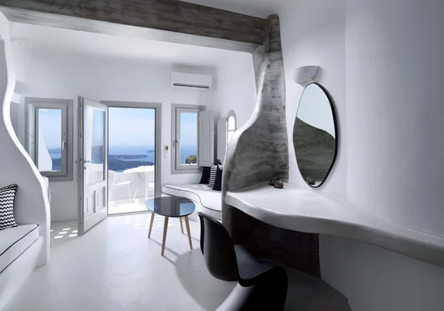 جناح شهر العسل بسرير كينج بإطلالة على البحر مع أريكة بحوض جاكوزي، Tholos Resort 4/5