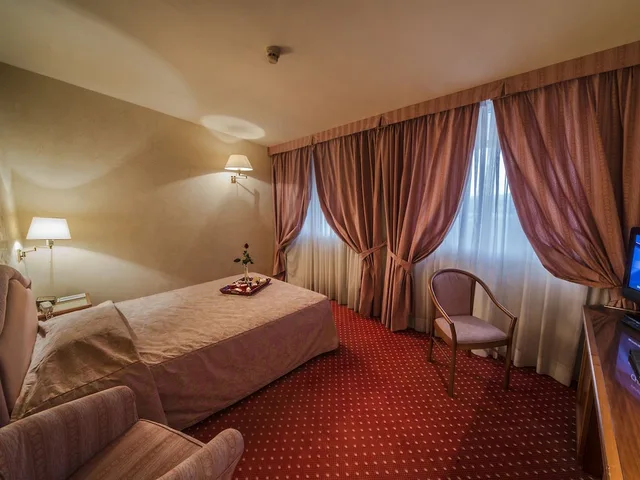 غرفة مفردة بسرير مزدوج، Hotel Valdarno 1/2