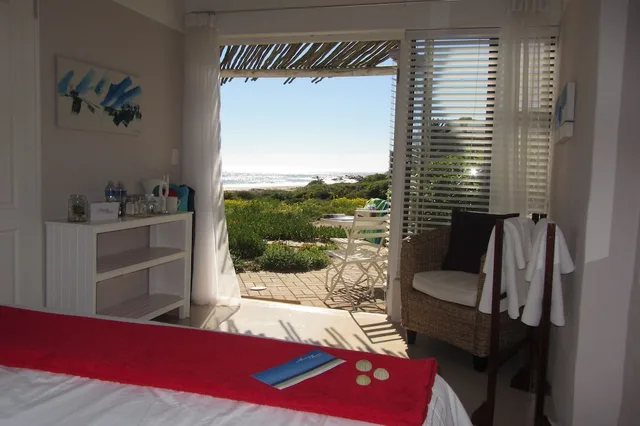 Absolute Beach, Vredenburg 8/40