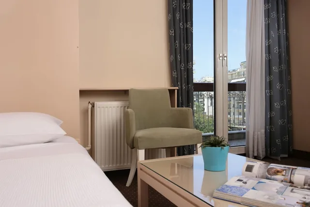 Room, Triple, Double Bed, Sofa, Hotel Abc 2/5