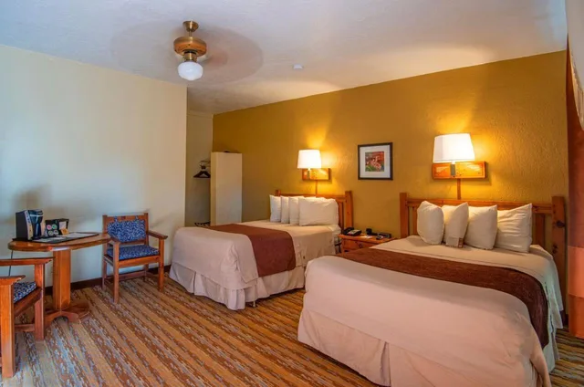 غرفة قياسية بسرير مزدوج، Thunderbird Lodge 2/7