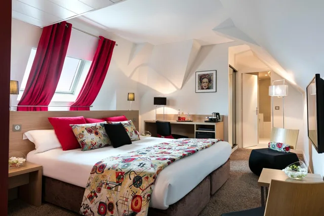 Castle, Superior, King Bed، Chateau Jeanne & the Forest - Chateau de Montvillargenne 6/10