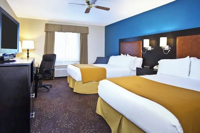 غرفة قياسية بسريرين كوين، HOLIDAY INN EXPRESS MACKINAW CITY 3/4