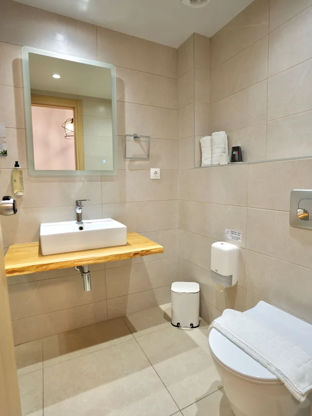 غرفة سوبيريور بسرير مزدوج بشرفة، Telesilla Hotel 4/4