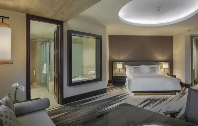 3 Bedrooms, Red Level, Connecting, Suite, 3 King Beds, Executive Lounge Access، Gran Melia Jakarta 6/6