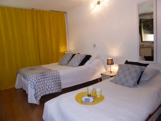 غرفة ثلاثية بسرير كوين وسرير فردي، Hotel La Feniere 1/6