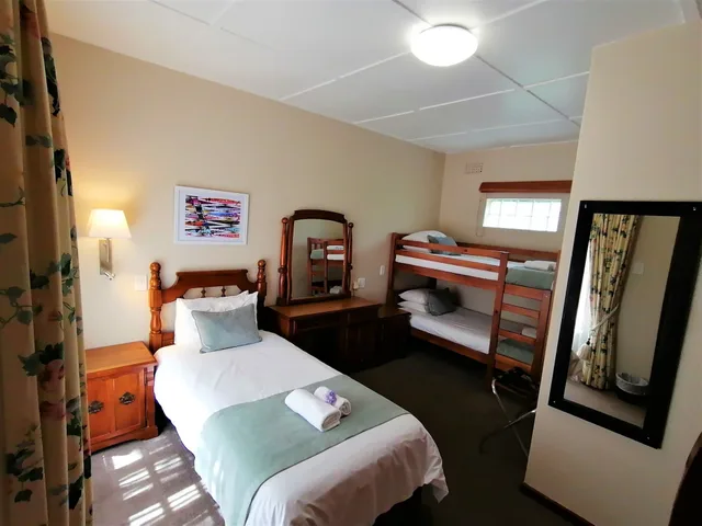 Family, 4 Beds, Pool Terrace، Eight Bells Mountain Inn 2/4