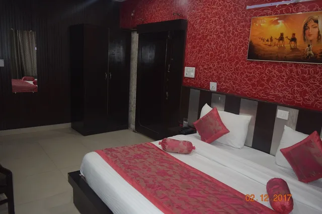 غرفة ديلوكس بسرير مزدوج للمدخنين لذوي الإعاقة، Trishul Hotel 3/4