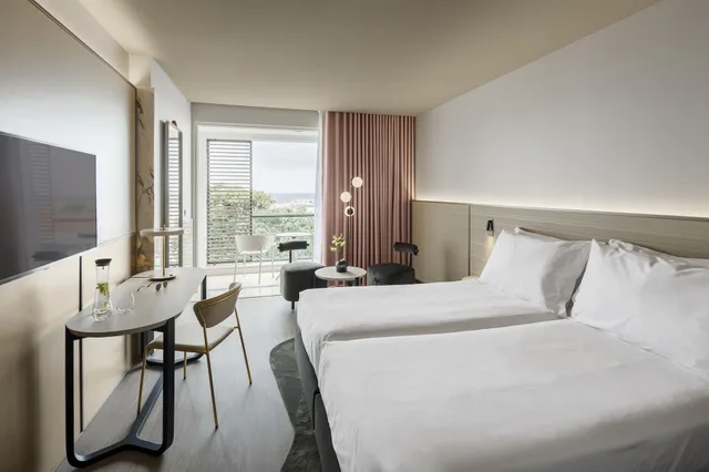 غرفة تنفيذية بسريرين منفصلين، Azoris Royal Garden - Leisure & Conference Hotel 1/4