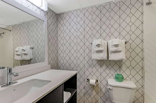 غرفة بسريرين كوين لذوي الإعاقة، The Wander Hotel, a Ramada by Wyndham 6/6