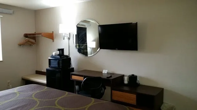 غرفة بسريرين مزدوجين للمدخنين، Super 8 by Wyndham Greenville 4/4
