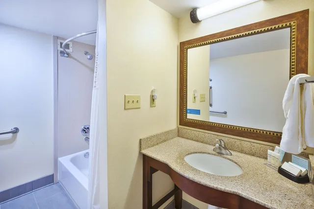 استوديو بسرير كينج مع أريكة، Hampton Inn Washington-Dulles Intl Airport South 9/10