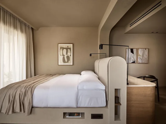 جناح سيغنتشر بسرير كينج بإطلالة على البحر بجاكوزي، Omeon Mykonos 6/10