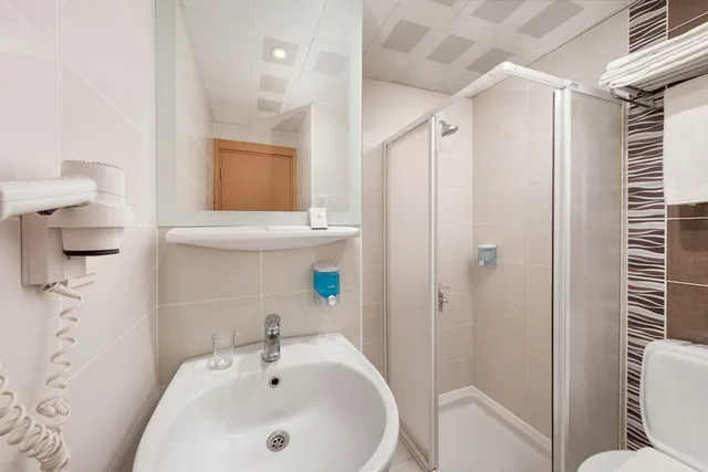 غرفة قياسية بسرير مزدوج بإطلالة جزئية على البحر، Golden Orange Hotel 4/4